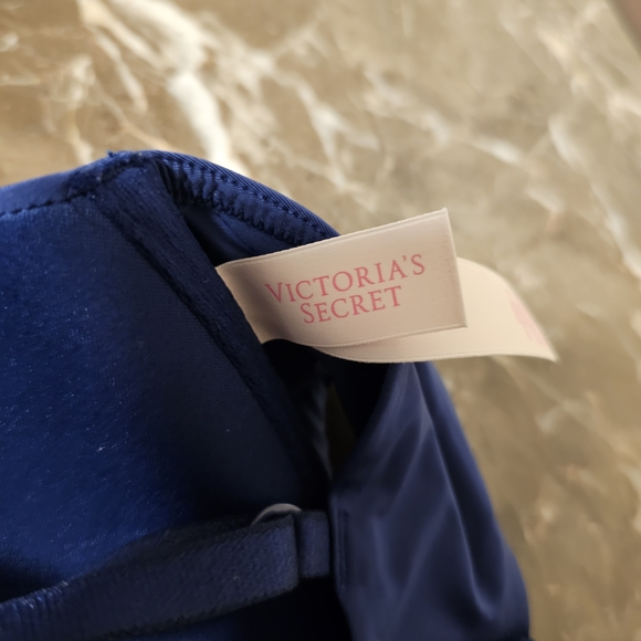 Victoria's Secret Tan, Blue, and Black Bra Trio All 32D - Picture 8 of 10